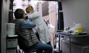 Τρίτη δόση εμβολίου: Το απόγευμα οι ανακοινώσεις για τους 4 μήνες, δύσκολα θα γίνει δεκτό…