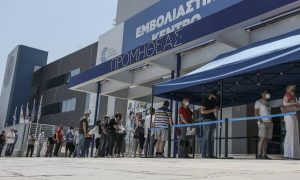 Κυβέρνηση: Δεν κάνει πίσω στους υποχρεωτικούς εμβολιασμούς! Ποιοι παίρνουν σειρά;