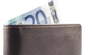 Επιστρεπτέα προκαταβολή: Ποιοι και πόσο θα κερδίσουν εάν την εξοφλήσουν εφάπαξ