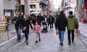 Παράταση των περιοριστικών μέτρων θα προτείνουν οι επιδημιολόγοι