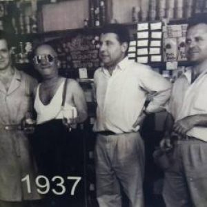 Μαντέψτε πως είναι σήμερα το μπακάλικο του Ζήκου από την ταινία «Μπακαλόγατος»! (video+photos)