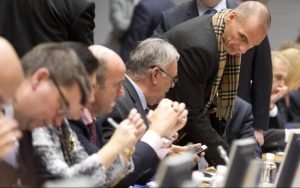 Μάχη για τη ρευστότητα – Αγωνία για το Eurogroup