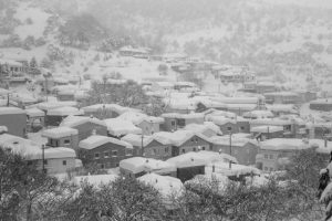 Απίθανες φωτογραφίες από τη χιονισμένη Εύβοια (photos)