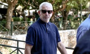 Στην αντεπίθεση ο Πέτρος Φιλιππίδης, με εξώδικο απαντά στις καταγγελίες για ξυλοδαρμό…