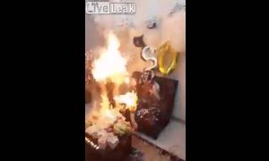 Τρομακτικό βίντεο – Πήγε να σβήσει την τούρτα και λαμπάδιασε – Δείτε γιατί (video)