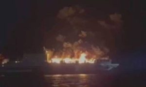 Εντεκα αγνοούμενοι από τη φωτιά στο Euroferry Olympia! Το δραματικό S.O.S του καπετάνιου (vid)