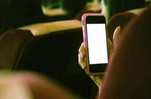 Ήταν στο θέατρο και παράλληλα είχαν το μουντιάλ στο τηλέφωνο τους