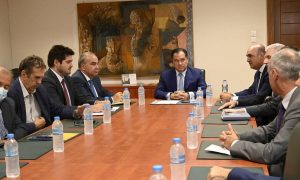 Αρνητική η κυβέρνηση στη μείωση ωραρίου λειτουργίας των καταστημάτων