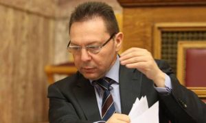 Προκλητικός ο Στουρνάρας: Δεν προλαβαίνω να έρθω να καταθέσω στη Βουλή