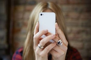 Γιατί το Instagram αφαίρεσε τα GIF από τα stories του;