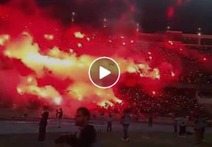 Οταν ένα γήπεδο παίρνει… φωτιά (Video)