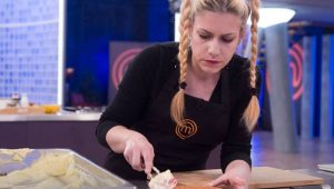 Master Chef: Εξαλλη η Γωγώ με τους συμπαίκτες της επειδή δεν την βοήθησαν (video)