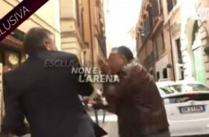 Πρώην Υπουργός χαστούκισε δημοσιογράφο κατά τη διάρκεια τηλεοπτικής συνέντευξης