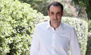Γρεβενά: Δύο νέοι απινιδωτές, προσφορά απ’ τον Γρηγόρη Δημητριάδη. Το ευχαριστώ του Δημάρχου…