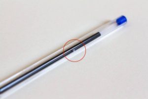 Γιατί τα στυλό έχουν μια μικρή τρύπα στο εξωτερικό τους;