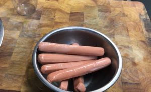 Ξεχάστε τα Hot Dog’s, ήρθαν τα… Corn Dog’s. Δείτε πώς θα τα φτιάξετε (Video)