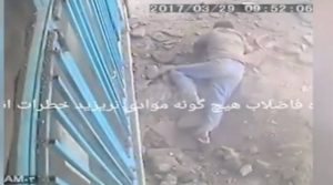 Βίντεο – σοκ! Πέταξε τσιγάρο στον υπόνομο και προκάλεσε έκρηξη!
