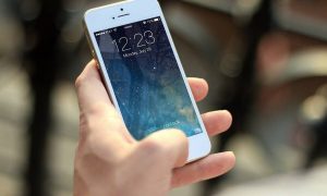 Κλάμα! Παρήγγειλε Iphone από το Ίντερνετ – Αυτό που του ήρθε δεν… περιγράφεται