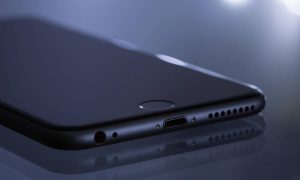 Apple: Συναγερμός για το iPhone 13