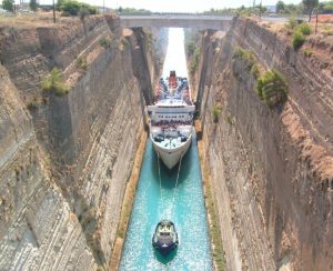 Μαγευτική εικόνα: Ο χιονισμένος Ισθμός της Κορίνθου κάνει το γύρο του κόσμου (Photo)