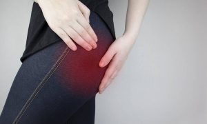 Ισχιαλγία: Φυσική συνταγή για να απαλλαγείτε & πώς θα την φτιάξετε (βίντεο)