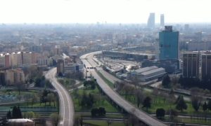 Ερήμωσαν οι αυτοκινητόδρομοι στη Βόρεια Ιταλία (video)