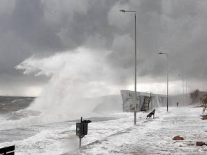 Εκτακτο δελτίο επιδείνωσης του καιρού από την ΕΜΥ: Καταιγίδες, χαλάζι και πυκνές χιονοπτώσεις…