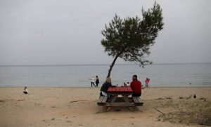 Καιρός: Ανοιξιάτικος με πτώση της θερμοκρασίας και αφρικανική σκόνη
