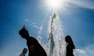 Έρχεται καύσωνας με τις πιο υψηλές θερμοκρασίες του καλοκαιριού