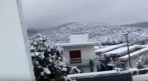 Ετσι… ξύπνησε στα λευκά η περιοχή του Παπάγου (Video)