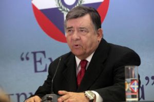 Λύγισε ο Γιώργος Καρατζαφέρης. Τα συγκλονιστικά λόγια προς τη μητέρα του, 10 χρόνια μετά το θάνατό της (video)