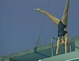 Φωτιά στις… πισίνες (video)