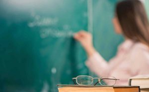 Σοκ: Δασκάλα Γλώσσας έκανε στοματικό έρωτα σε μαθητή της (photo)