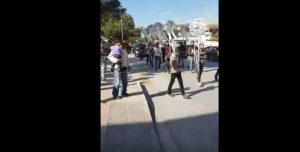 Τρίκαλα: Δάκρυα, οργή και… Παντελίδης στην κηδεία του 30χρονου (video)