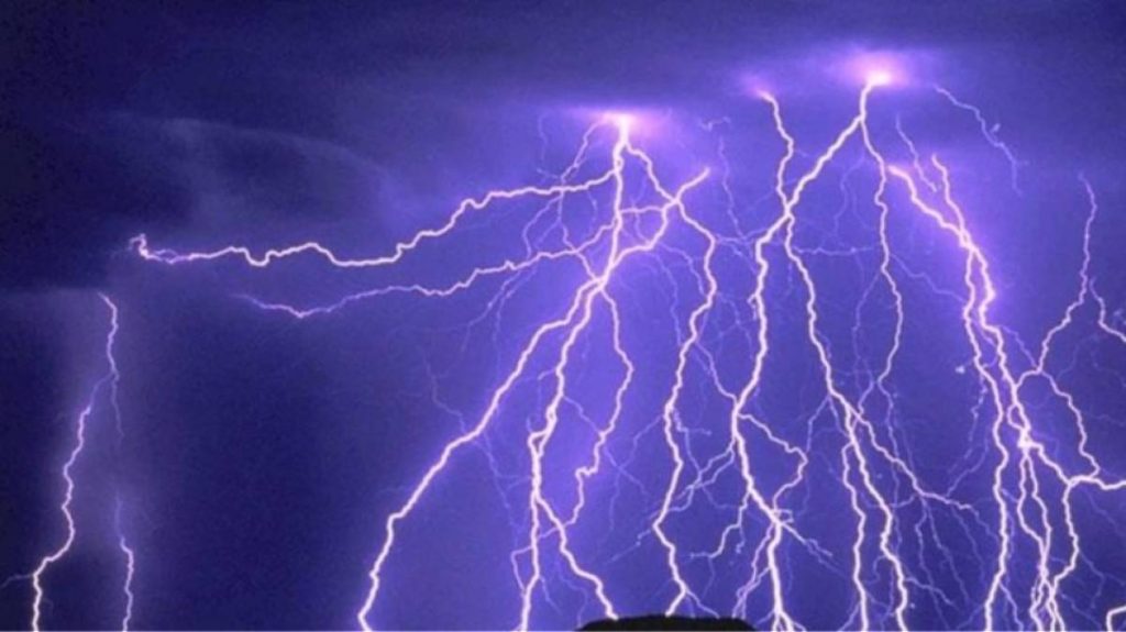 Καιρός 18-7: Διπλή προειδοποίηση Μαρουσάκη για κεραυνούς και καύσωνα (vid)