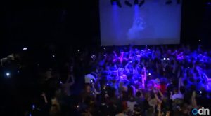 Με ολονύχτιο… πάρτι τίμησαν τη μνήμη του Πρινς οι θαυμαστές του (video)