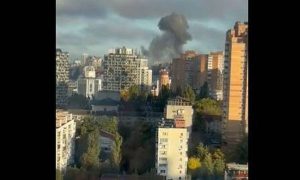 Ουκρανία: Στόχος και πάλι το Κίεβο! Επίθεση με πυραύλους από τη Ρωσία (vid)