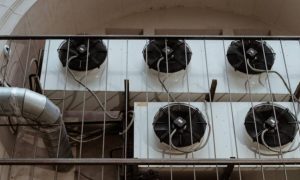 Κλιματιστικό: Το κόλπο για να καθαρίσετε τα φίλτρα μόνοι σας