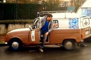 Το παρκάρισμα αυτό είναι σε άλλο επίπεδο κυριολεκτικά (video)
