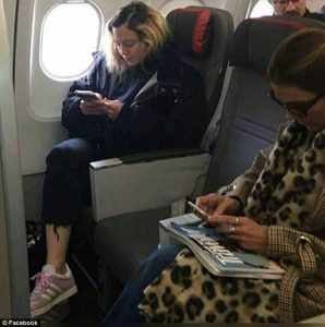 Η Μαντόνα ταξιδεύει στην οικονομική θέση και ξεσηκώνει το κοινό της (pic)