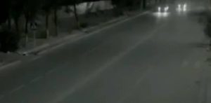 Άνθρωπος… φάντασμα σώζει κοριτσάκι από αυτοκίνητο (video)