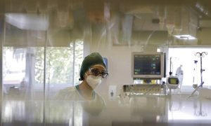 Κορονοϊός: Τι εκτιμούν οι ειδικοί για το φθινόπωρο; Θα υπάρξει 4ο κύμα έξαρσης της πανδημίας;