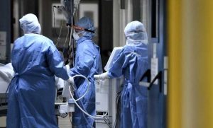 Σοκαριστική εκτίμηση: Εχουν μολυνθεί έως 1.000.000 Ελληνες απ’ τον κορονοϊό (vid)