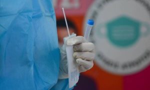 Κρούσματα σήμερα: Πολλοί οι νέοι θάνατοι, κάτω από 4.000 οι νέες μολύνσεις