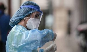 Κρούσματα σήμερα: Σε πλήρη έξαρση η πανδημία…