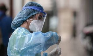 Κρούσματα σήμερα: Ακόμα μια μέρα με πολλούς θανάτους…