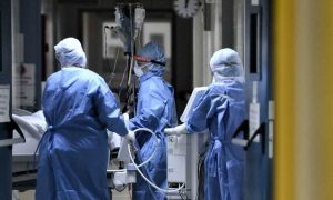 Κρούσματα σήμερα: Δίχως τέλος η εξάπλωση του κορονοϊού. Νέα θλιβερά ρεκόρ