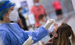 Κρούσματα σήμερα: 8.635 νέες μολύνσεις, 51 θάνατοι και 357 διασωληνωμένοι