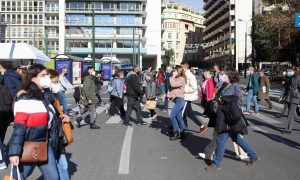Κρούσματα σήμερα:  18.592 νέες μολύνσεις, 66 θάνατοι σε 24 ώρες και 642 διασωληνωμένοι