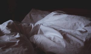 Ο κορονοϊός έκανε τους πολίτες να το «ρίξουν» στις ερωτικές ταινίες (photos)
